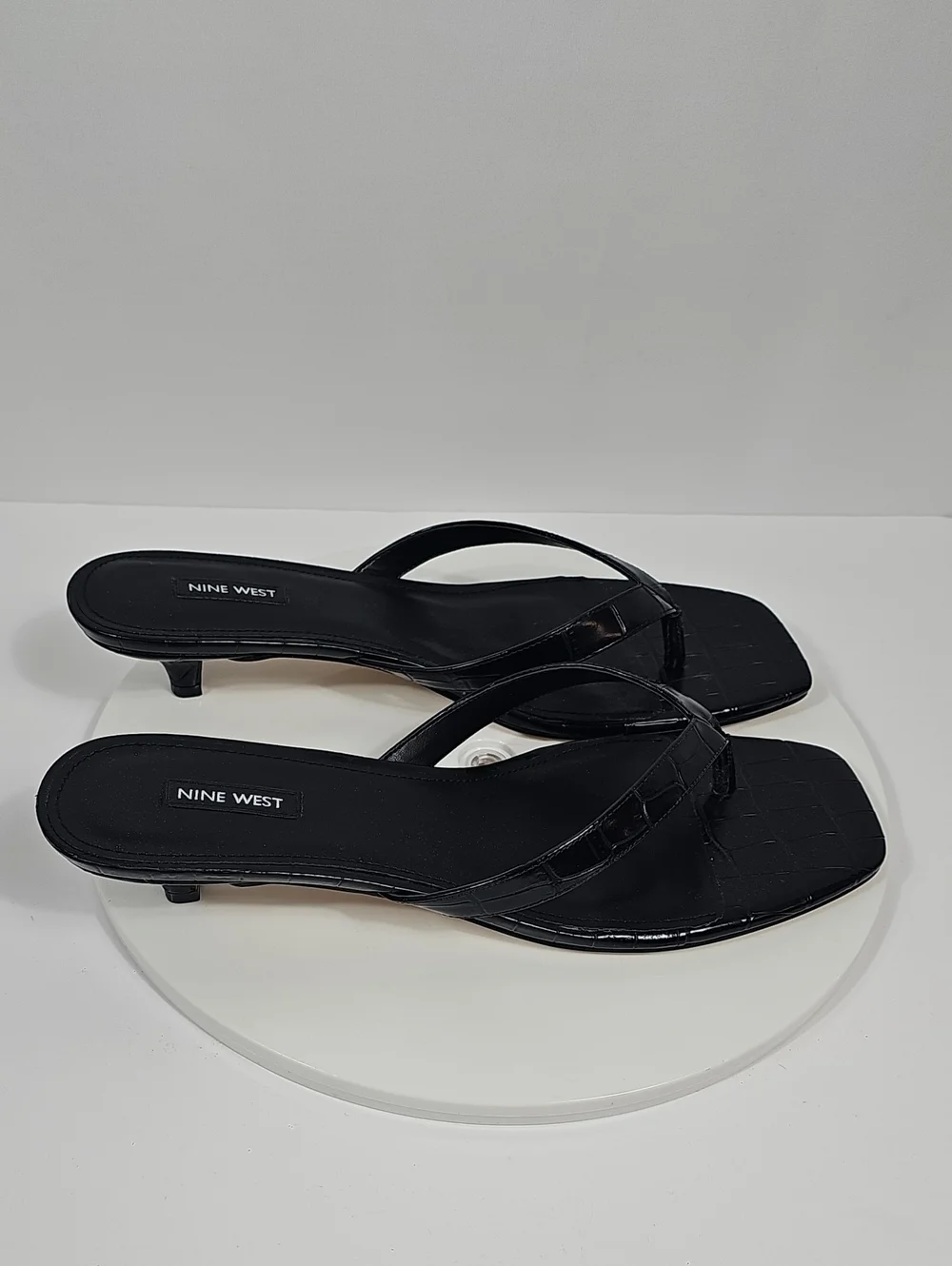 NIB Nine West Cassa Black Croc Embossed Kitten Heel Thong Sandals 12 Modern Work
